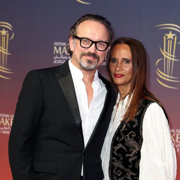 Marié à Karine Silla avec laquelle il est devenu papa de trois enfants, Vincent Perez a également eu une belle histoire d'amour avec une célèbre actrice anglaise 

Karine Perez-Silla, Vincent Perez au photocall de la cérémonie d'ouverture et à la projection du film "L'Ordre" lors du 21ème Festival international du film de Marrakech à Marrakech, Maroc. © Dominique Jacovides/Bestimage
