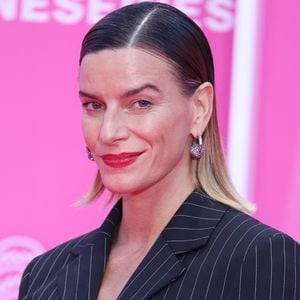 Fauve Hautot sur le pink carpet  de la cérémonie de clôture du festival Canneseries saison 8 au palais des festivals à Cannes le 29 avril 2025.

© Denis Guignebourg / Bestimage