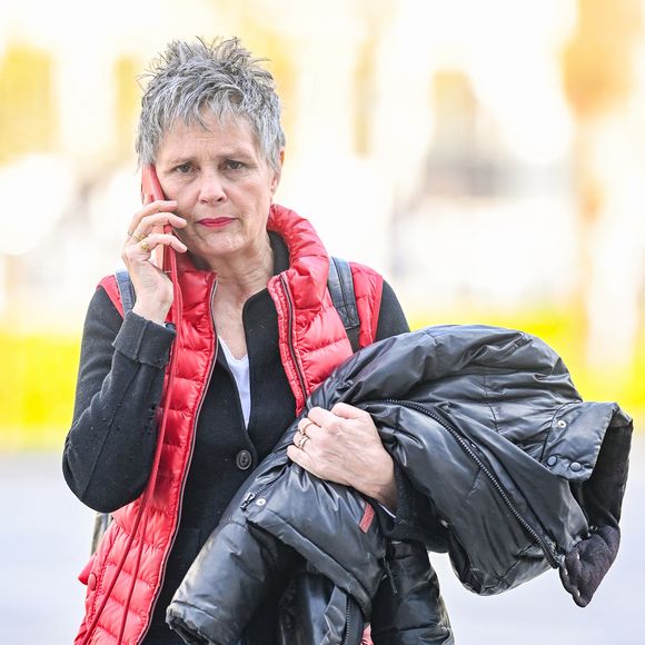 Anouk Grinberg après le procès de Gérard Depardieu © Pierre Perusseau/Bestimage
