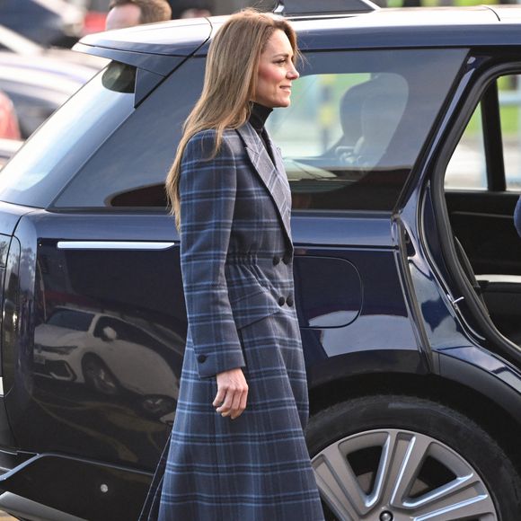 À Stirling, le couple a rencontré les équipes britanniques de curling en préparation pour les Jeux olympiques d’hiver 2026.

Le prince William, prince de Galles, et Catherine (Kate) Middleton, princesse de Galles, arrivent pour visiter l'Académie nationale de curling à Stirling, Royaume Uni, le 20 janvier 2026. Cover Images via ZUMA Press / Bestimage/Bestimage
