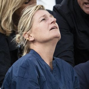 Anne-Élisabeth Lemoine en tribunes lors des Internationaux de France de Tennis de Roland Garros 2025, à Paris, France, le 7 juin 2025. © Cyril Moreau/Bestimage