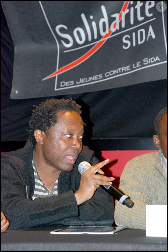 Lokua Kanza - Conference de presse du fonds solidarite sida afrique a l' olympia