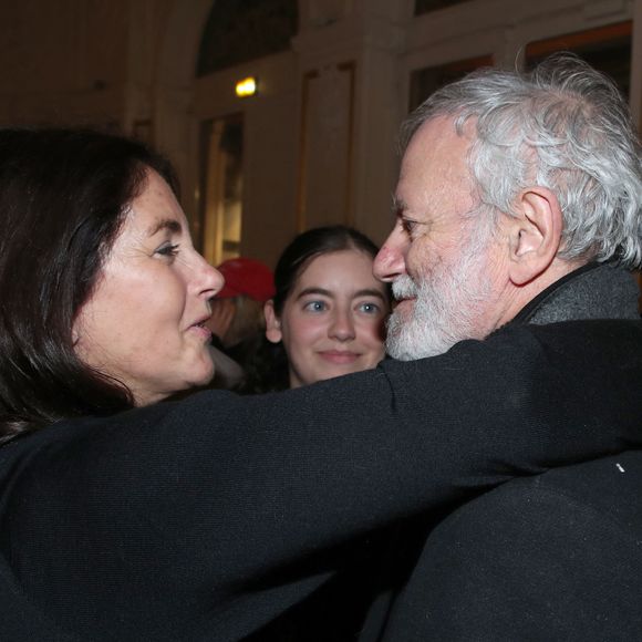 Cristiana Reali et Francis Huster avec, au milieu, leur fille Elisa- Cocktail au Théâtre du Gymnase à la suite de la Première soirée de la Pièce " En thérapie ". Paris, France, le 17 Janvier 2026.

© Bertrand Rindoff / Bestimage