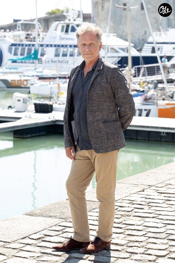 Charles Berling participe à la séance photo de « L'Enchanteur » dans le cadre du 25e Festival de fiction de La Rochelle, le 14 septembre 2023 à La Rochelle, en France. Photo de David Niviere/ABACAPRESS.COM