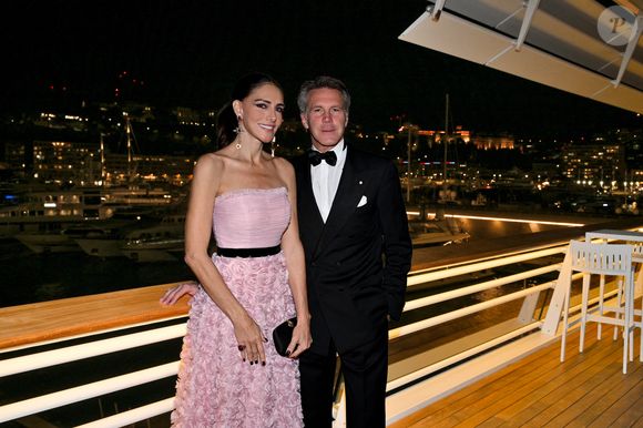 Le prince Emmanuel-Philibert de Savoie (grand maître de l'Ordre des Saints-Maurice-et-Lazare) et sa compagne Adriana Abascal lors du dîner de gala de l'association de l'Ordre des Saints-Maurice-et-Lazare au Yacht Club de Monaco le 26 novembre 2025.
© Bruno Bebert / Bestimage