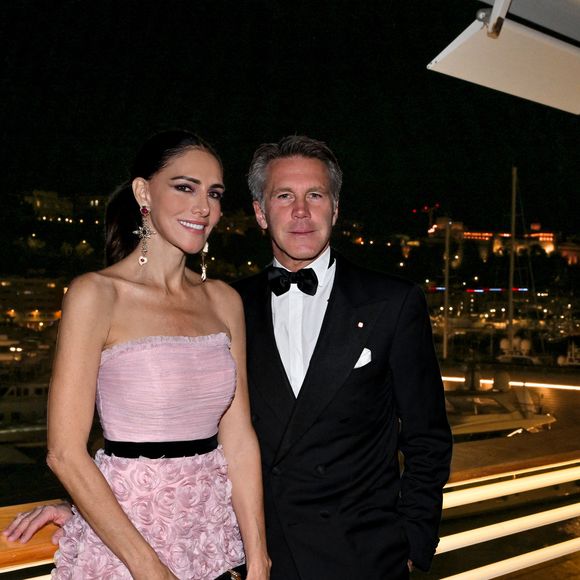 Le prince Emmanuel-Philibert de Savoie (grand maître de l'Ordre des Saints-Maurice-et-Lazare) et sa compagne Adriana Abascal lors du dîner de gala de l'association de l'Ordre des Saints-Maurice-et-Lazare au Yacht Club de Monaco le 26 novembre 2025.
© Bruno Bebert / Bestimage