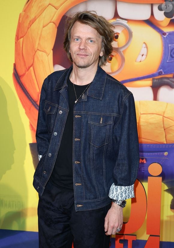 Deux ans plus tard, c’est sur la scène du Cirque d’Hiver qu’il choisit d’en parler...

Alex Lutz - Avant-première du film "Moi, moche et méchant 4" au Grand Rex à Paris le 23 juin 2024. © Coadic Guirec / Bestimage