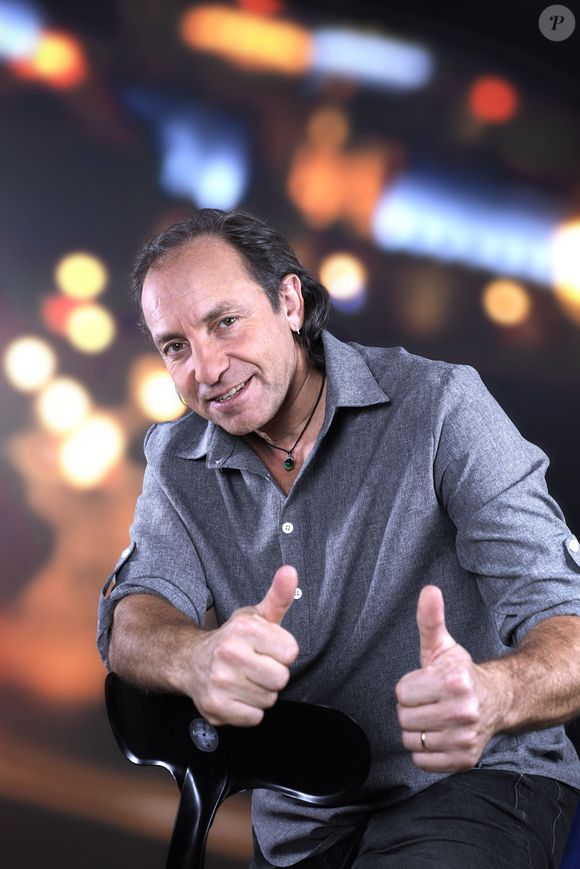 Exclusif - Portrait de Philippe Candeloro à Paris, le 14 novembre 2026.
© Cédric Perrin/Bestimage