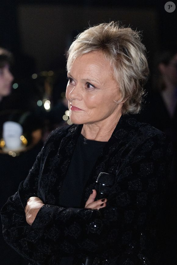 Exclusif - Muriel Robin - Backstage avec les artistes pour les surprises de l'enregistrement de l'émission "La chanson secrète N°14", présentée par N.Aliagas et diffusée le 26 décembre sur TF1, à Paris, France, le 9 décembre 2025. © Jacovides-Moreau/Bestimage