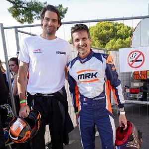 "Cette somme récoltée va permettre de financer encore du matériel innovant, comme des simulateurs de pilotage pour la rééducation ou des dispositifs d'aide à la marche pour les patients", précise Christine Bianchi, la maman de Jules, reprise par Monaco Matin. Une course hors normes pour une cause majeure. 

Exclusif - Arnaud Tsamere, Camille Lacourt - 10ème édition du Marathon Karting Jules Bianchi sur le circuit Paul Ricard en soutien à l'Association Jules Bianchi le 11 septembre 2025.
© Anne-Sophie Guebey / Bestimage