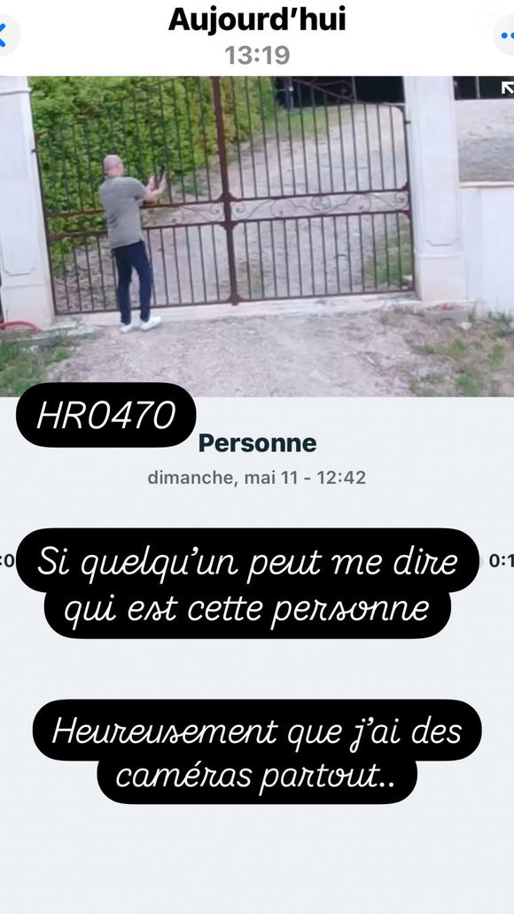 En quelques jours, elle a ainsi filmé et photographié plusieurs personnes qui ont tenté de s'introduire chez elle

Karine le Marchand, Instagram