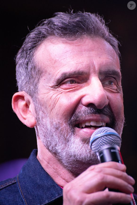 Pour mener à bien ce projet, Charly Nestor s’est entouré de son fidèle complice Jean-Marc Lubin, alias Lulu, qui rejoint l’équipe pédagogique en tant que formateur.

Jean-Marc Lubin alias Lulu au Concert de la Foire de Lyon le 8 avril 2025 Cyril Lestage / PsnewZ / Bestimage