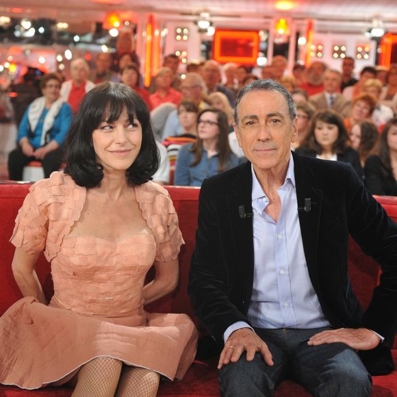 Celui qui a fait un come-back à 75 ans après avoir vaincu un cancer des os a ainsi révélé avoir souffert en amour.

Alain Chamfort et Lio enregistrement de l'émission "Vivement dimanche" - diffusée au Studio Gabriel à Paris.