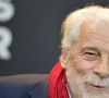 Malgré la maladie, il a tout de même tenter de continuer à jouer, en vain : "Jouer (...) contre la toux et la mauvaise respirations que ça amène, c’est impossible". 

Jacques Weber - Photocall et remise du prix Claude Chabrol lors de la 3ème édition du festival du film policier à Reims le 7 avril 2023.

© Franck Castel / Bestimage