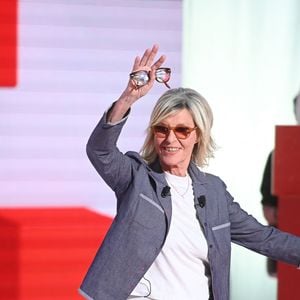À ses côtés, il pourra notamment compter sur la présence de sa consœur Chantal Ladesou

Exclusif - Chantal Ladesou lors de l'enregistrement de l'émission Vivement dimanche au studio Rive gauche, présentée par M.Drucker et diffusée le 4 octobre sur France 3, à Paris, France, le 30 septembre 2026. © Guillaume Gaffiot/Bestimage