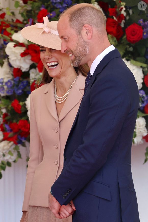 Le roi Charles III d'Angleterre et la reine consort Camilla accueillent le président Emmanuel Macron et sa femme Brigitte Macron à  Datchet Road le 8 juillet 2025.

© Chris Jackson / Pool / Julien Burton via Bestimage