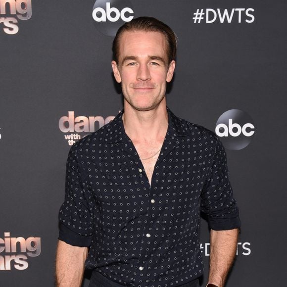 L’acteur est décédé le 11 février à l’âge de 48 ans après un combat contre un cancer colorectal.

James Van Der Beek - "Dancing With The Stars" Saison 28 photocall des six finalistes chez Dominique Ansel à Los Angeles, le 4 novembre 2019.
Backgrid USA / Bestimage