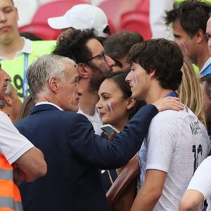 Didier Deschamps et son fils Dylan - Didier Deschamps retrouve sa famille dans les tribunes après la victoire de la France face à l'Argentine lors des 8ème de finale de la Coupe du monde à Kazan en Russie le 30 juin 2018. © Cyril Moreau/Bestimage