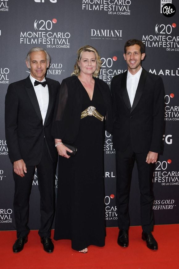 Luana Belmondo, Paul Belmondo et Victor Belmondo assistant à la cérémonie de remise des prix du 20e Festival du cinéma de Monte-Carlo « De la Comédie », le 29 avril 2023 à Monaco. Photo de Manuele Mangiarotti/IPA/ABACAPRESS.COM