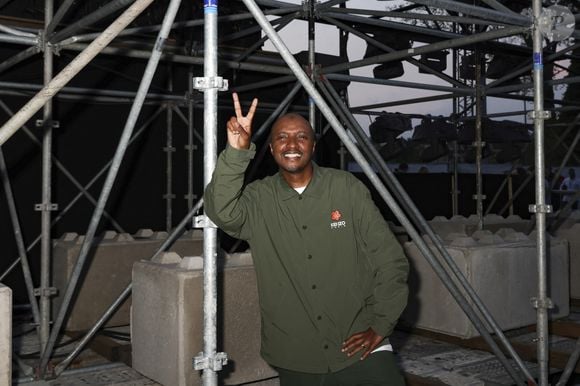 Acteur dans un film hommage à Marseille baptisé "Marius et les gardiens de la cité phocéenne", l'interprète du titre "Le Coach" a confié qu'avec ce projet cinématographique, il voulait "montrer les aspects positifs de cette ville" 

Exclusif - Soprano - Backstage lors de l'enregistrement de l'émission "La fête de la Musique" à Reims le 21 juin et diffusée le 22 juin à 21h10 sur France 2 et sur France.tv © Jack Tribeca / Jeremy Melloul / Bestimage 