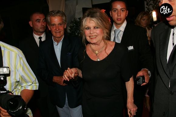 Archives - Brigitte Bardot et son mari Bernard d'Ormale lors de la 6ème édition du Festival de la fiction TV à Saint-Tropez, le 18 septembre 2004. © Frédéric Piau/Bestimage