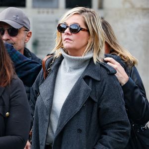Flavie Flament aux arrivées des obsèques d'Emilie Dequenne au cimetière Père Lachaise à Paris, France, le 26 mars 2025. © Dominique Jacovides/Bestimage