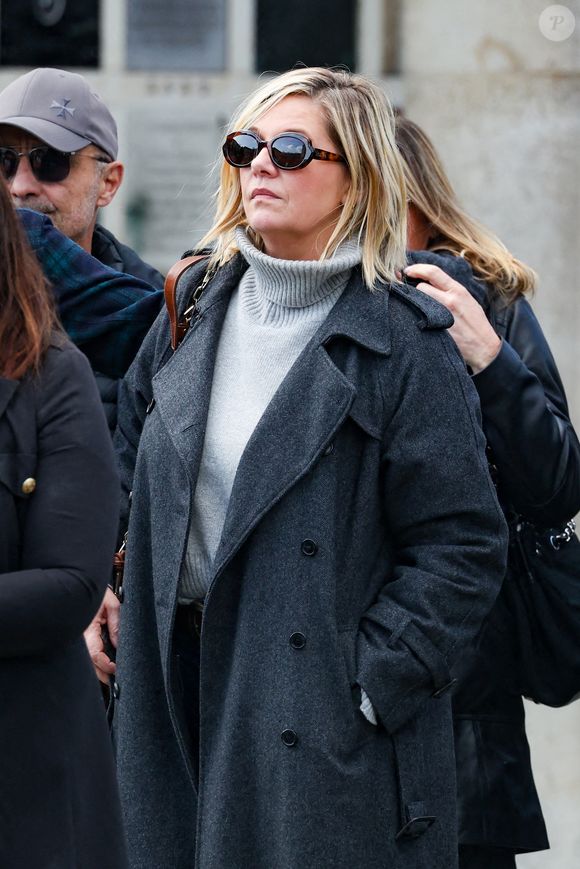 Flavie Flament aux arrivées des obsèques d'Emilie Dequenne au cimetière Père Lachaise à Paris, France, le 26 mars 2025. © Dominique Jacovides/Bestimage