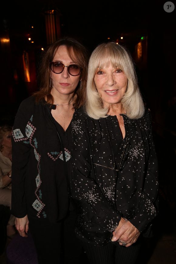 Stéfanie Jarre est la fille de Dany Saval, épouse de Michel Drucker.

Stéfanie Jarre et Dany Saval à Paris, France le 19 Avril 2018. Photo Jerome Domine/ABACAPRESS.COM