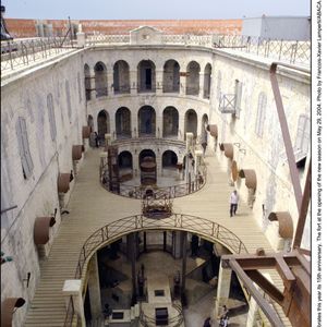 L'émission Fort Boyard fête cette année ses 15 ans. Le fort à l'ouverture de la nouvelle saison, le 29 mai 2004. Photo : François-Xavier Lamperti/ABACA.
