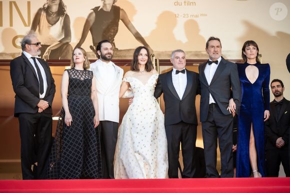 Gustave Kervern, Madeleine Baudot, Pio Marmaï, Anaïs Demoustier, Pierre Salvadori, Gilles Lellouche, Vimala Pons - Montée des marches du film " La vénus électrique " pour la cérémonie d'ouverture du 79ème Festival International du Film de Cannes, le 12 mai 2026. © Jacovides-Moreau /Bestimage