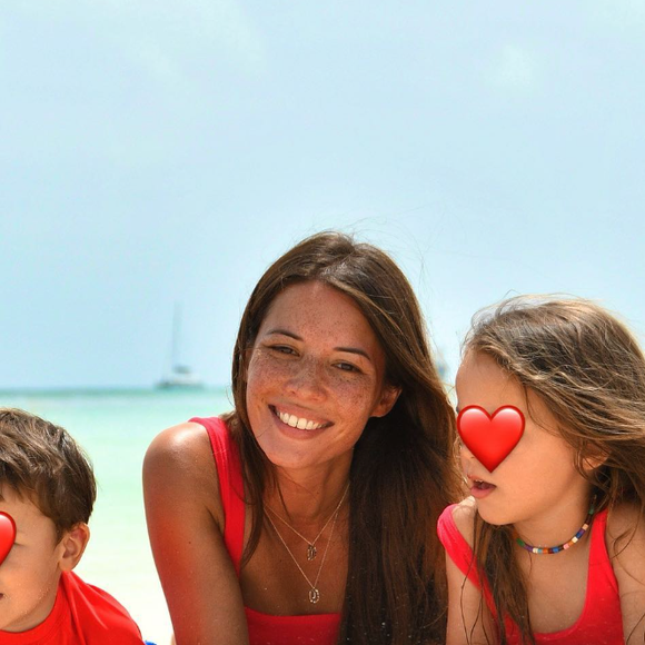 Thomas Hollande et elle ont déjà deux enfants
Emilie Broussouloux avec sa fille Jeanne et son fils Noé