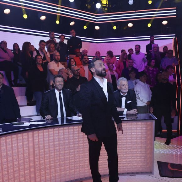 Exclusif - Cyril Hanouna, sur le plateau de l’émission « TPMP » La dernière sur C8,  présentée par C.Hanouna et diffusée en direct sur C8, Paris, France, le 27 fevrier 2025. © Jack Tribeca / Bestimage