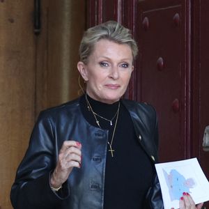 Sophie Davant aux obsèques de Philippe Labro en l'église de Saint-Germain-des-Prés à Paris, le 13 juin 2025. 

Photo : Dominique Jacovides - Christophe Clovis / Bestimage