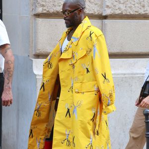L'ancien footballeur Djibril Cissé se promène dans les rues de Paris, en France, le 23 juin 2024. Photo de Dylan Travis/ABACAPRESS.COM