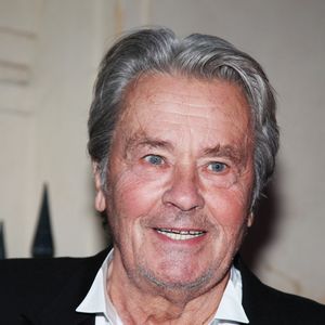 Alain Delon nous a quittés cet été et le monstre sacré du cinéma est encore dans la tête et dans le coeur de nombreuses personnes. 
Alain Delon à Cannes, France.