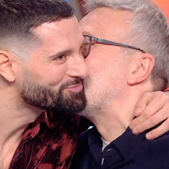 Laurent Ruquier et son compagnon Hugo Manos sur le plateau des "Enfants de la télé"