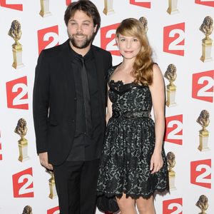 Arthur Jugnot et sa compagne Cécilia Cara lors de la 26e nuit des Molières aux Folies Bergère à Paris, le 2 juin 2014.