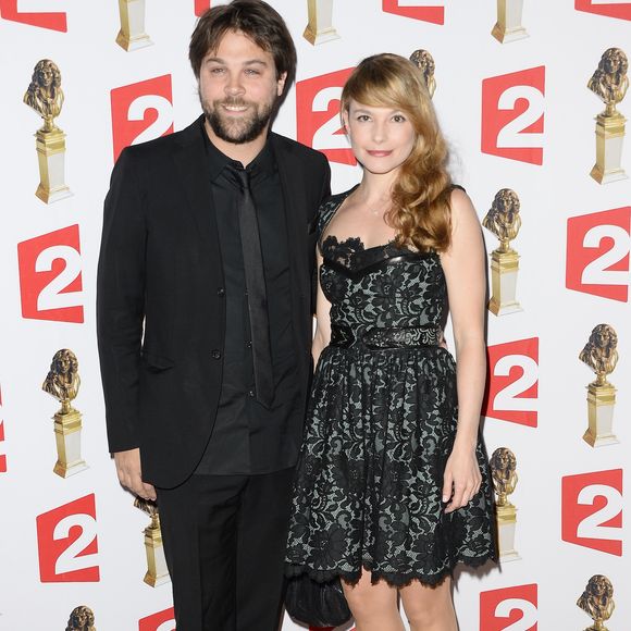Arthur Jugnot et sa compagne Cécilia Cara lors de la 26e nuit des Molières aux Folies Bergère à Paris, le 2 juin 2014.