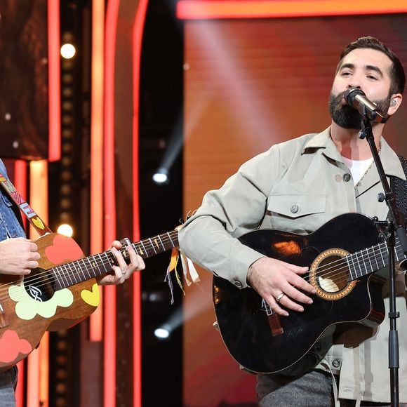 Vianney et Kendji Girac - Les personnalités se mobilisent lors de la 37ème édition du Téléthon sur le plateau de France 2, avec pour parrain Vianney. Cette année, 80,6 millions de dons ont été promis. Le 9 décembre 2023. 
© Coadic Guirec / Bestimage