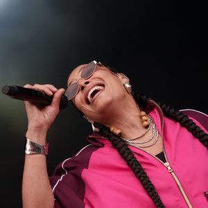 Zaho laisse entendre qu’un feat pourrait bientôt voir le jour.

Zaho - Festival Lollapalooza à Paris le 20 juillet 2025. © Alexande Fumeron/Bestimage