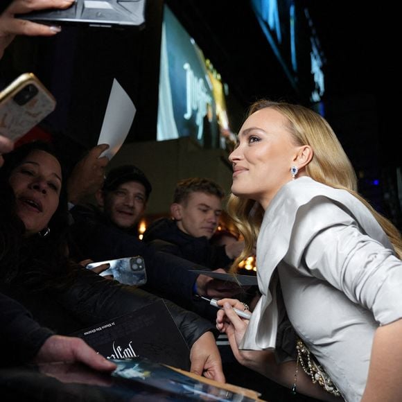 "À chaque fois que je veux voir Jack, Il me répond Je suis occupé"

 Lily-Rose Depp arrive à la première britannique de Nosferatu à l'Odeon Luxe à Leicester Square, Londres, Royaume-Uni, mercredi 4 décembre 2024. Photo par Maja Smiejkowska/PA Wire/ABACAPRESS.COM