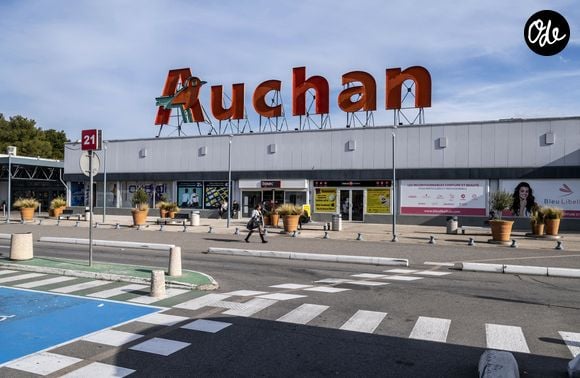 Aubagne (13) : Centre Commercial Auchan Barneoud. Photo by Moura F/ANDBZ/ABACAPRESS.COM