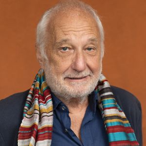 C’est à Douarnenez, en Bretagne, qu’il se rend tous les ans. "Je loue toujours la même maison. C’est une maison formidable. Je ne le dis à personne pour le coup", a-t-il confié.

Francois Berléand au village lors des Internationaux de France de Tennis de Roland Garros 2025, à Paris, France, le 7 juin 2025. © Cyril Moreau/Bestimage