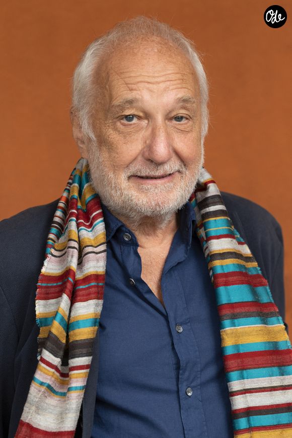 C’est à Douarnenez, en Bretagne, qu’il se rend tous les ans. "Je loue toujours la même maison. C’est une maison formidable. Je ne le dis à personne pour le coup", a-t-il confié.

Francois Berléand au village lors des Internationaux de France de Tennis de Roland Garros 2025, à Paris, France, le 7 juin 2025. © Cyril Moreau/Bestimage