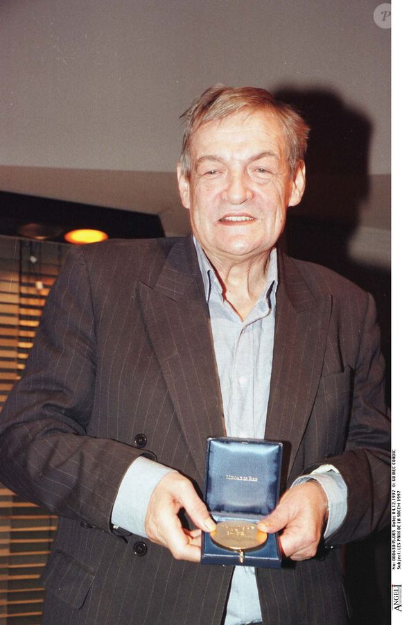 Les prix de la Sacem 1997. Philippe Léotard  (COADIC GUIREC / BESTIMAGE).