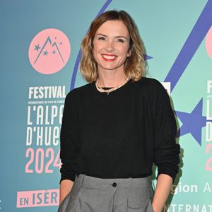 De quoi rendre fière sa maman

Isabelle Ithurburu arrive à la cérémonie d'ouverture du 27ème Festival du Film de Comédie à L'Alpe d'Huez, France, le 15 janvier 2024. Photo par Mireille Ampilhac/ABACAPRESS.COM