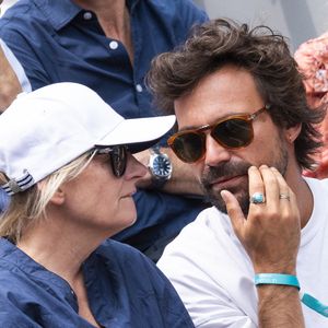 Bertrand Chameroy et Anne-Elisabeth Lemoine en tribunes lors des Internationaux de France de Tennis de Roland Garros 2025, à Paris, France, le 7 juin 2025. © Cyril Moreau/Bestimage