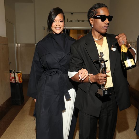 Rihanna a fait son premier tapis rouge depuis la naissance de son troisième enfant.

New-York -  Rihanna et A$AP Rocky aux CFDA Fashion Awards, au musée américain d’histoire naturelle à New York.
GOFF  / BESTIMAGE