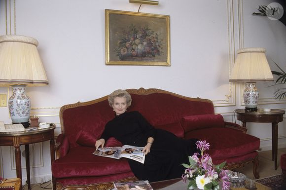 Elle profite régulièrement des Tuileries, se promène avec ses petits-enfants et visite le Jeu de Paume pour ses expositions photo.

Archives - En France, à Paris, rendez-vous avec Marie-Christine BARRAULT à l'Hotel Plaza. Le 18 novembre 1993
© Bruno Schneider via Bestimage