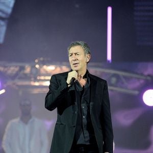 François Feldman en concert lors de Stars 80 à Bercy à Paris, France, le 21 décembre 2013. Photo de Nicolas Briquet/ABACAPRESS.COM